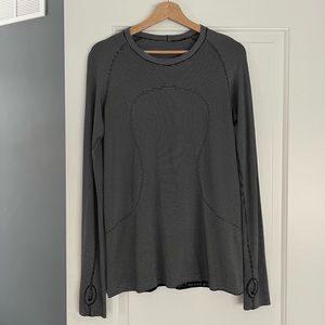 Lululemon black white striped swiftly tech long sleeve shirt size 12